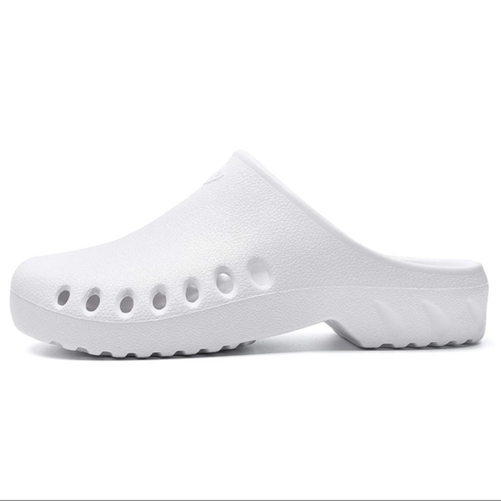 New White Unisex Garden Clog Sandals​ - Picture 4 of 7